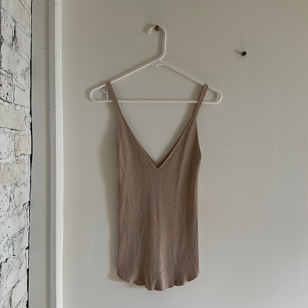 Gorgeous sweater tank top